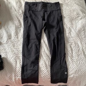 Lululemon cropped leggings with pockets